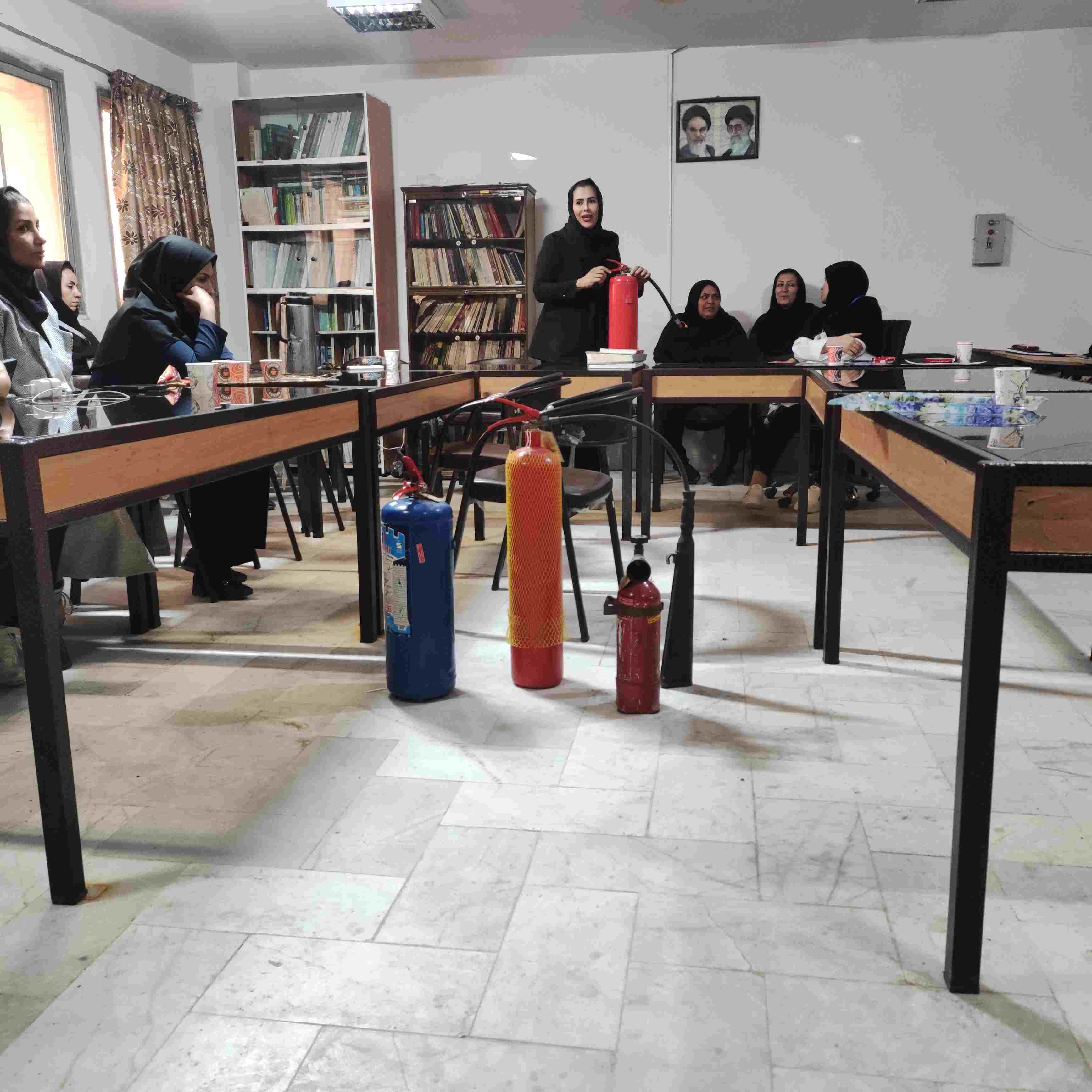 برگزاری کلاس تئوری و عملی اطفای حریق در بیمارستان امام جعفر صادق (ع) پاسارگاد