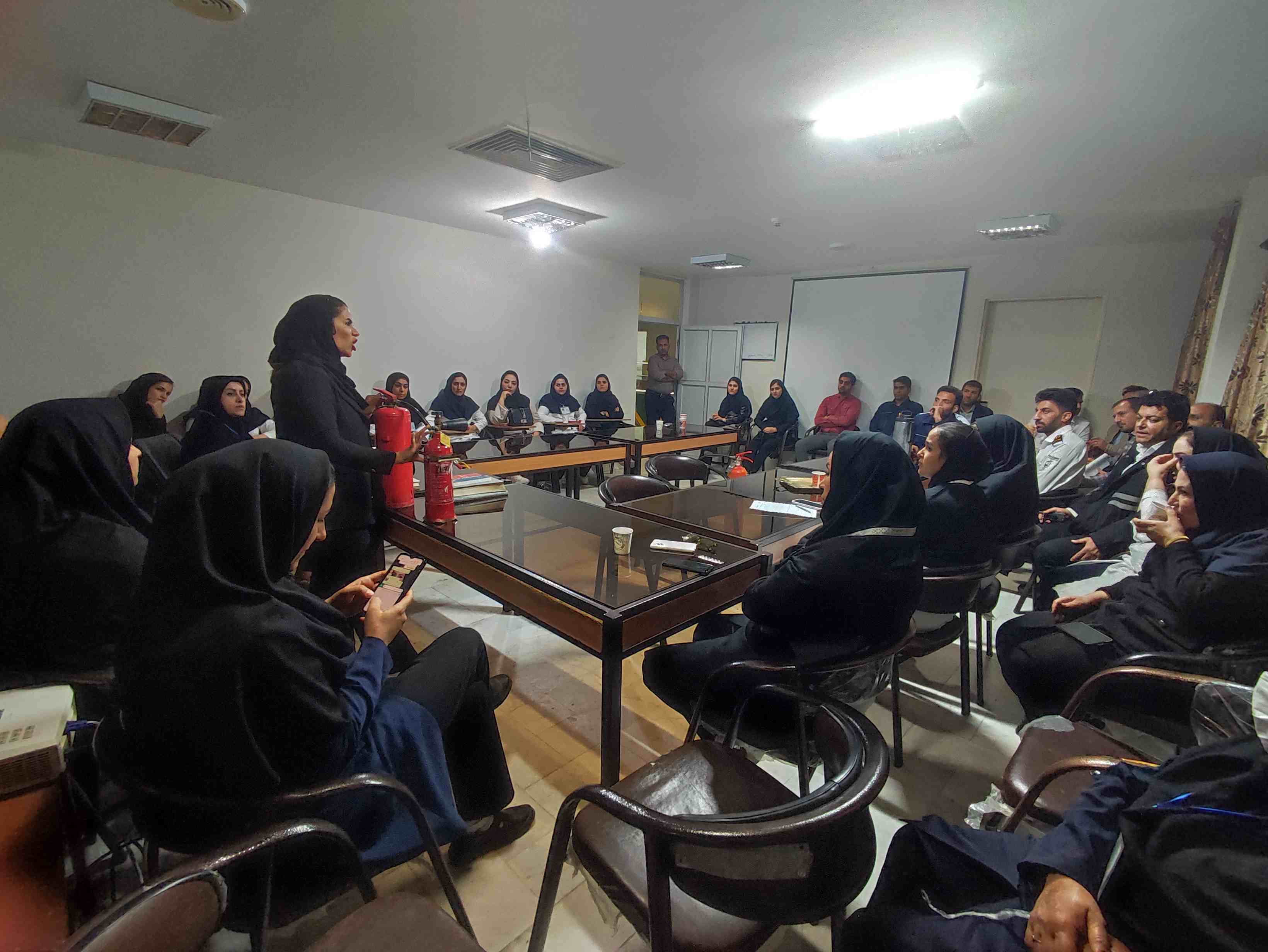 برگزاری کلاس تئوری و عملی اطفای حریق در بیمارستان امام جعفر صادق (ع) پاسارگاد