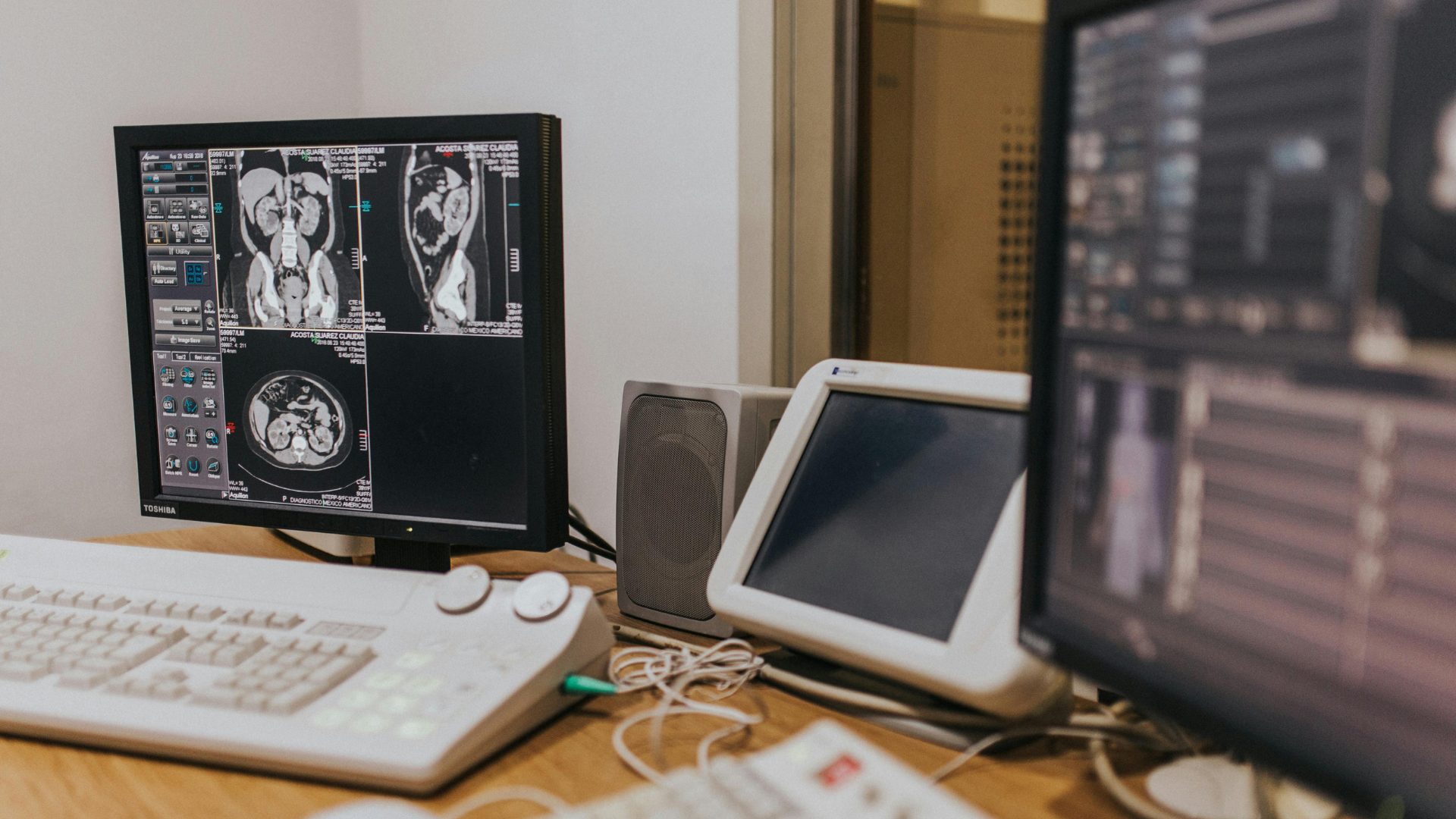 پیام تبریک تیم مدیریتی بیمارستان امام جعفر صادق(ع) پاسارگاد به مناسبت روز رادیولوژی