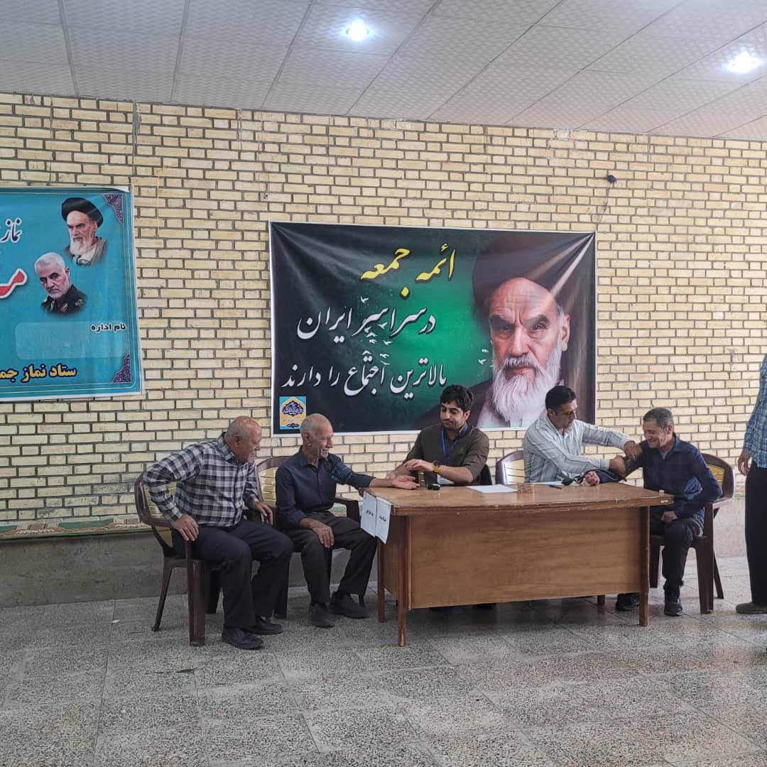برگزاری ایستگاه سلامت به مناسبت روز پرستار در حسینیه سعادت‌شهر