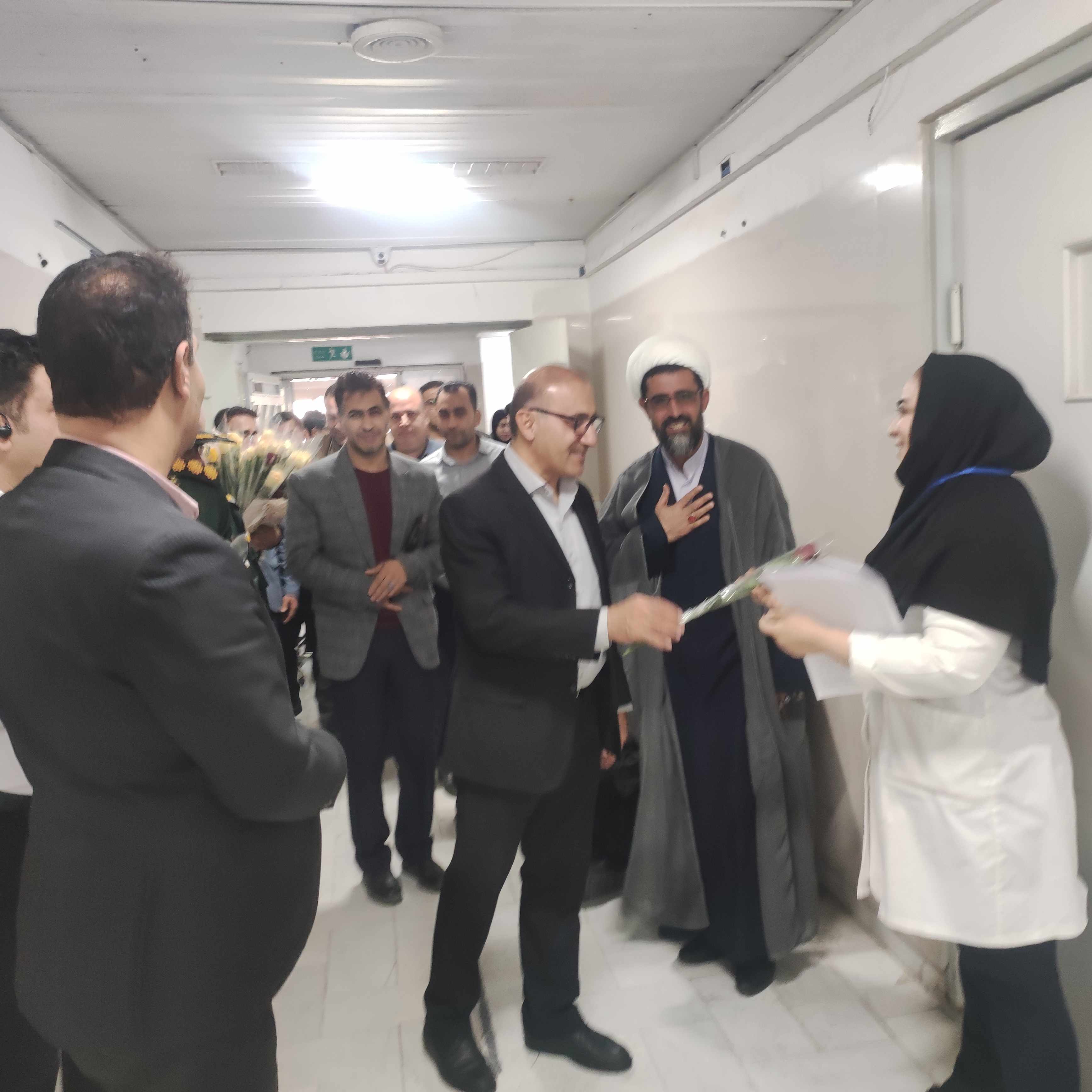 تجلیل مسئولان شهرستان پاسارگاد از تلاش‌های جهادگونه پرستاران بیمارستان امام جعفر صادق(ع)