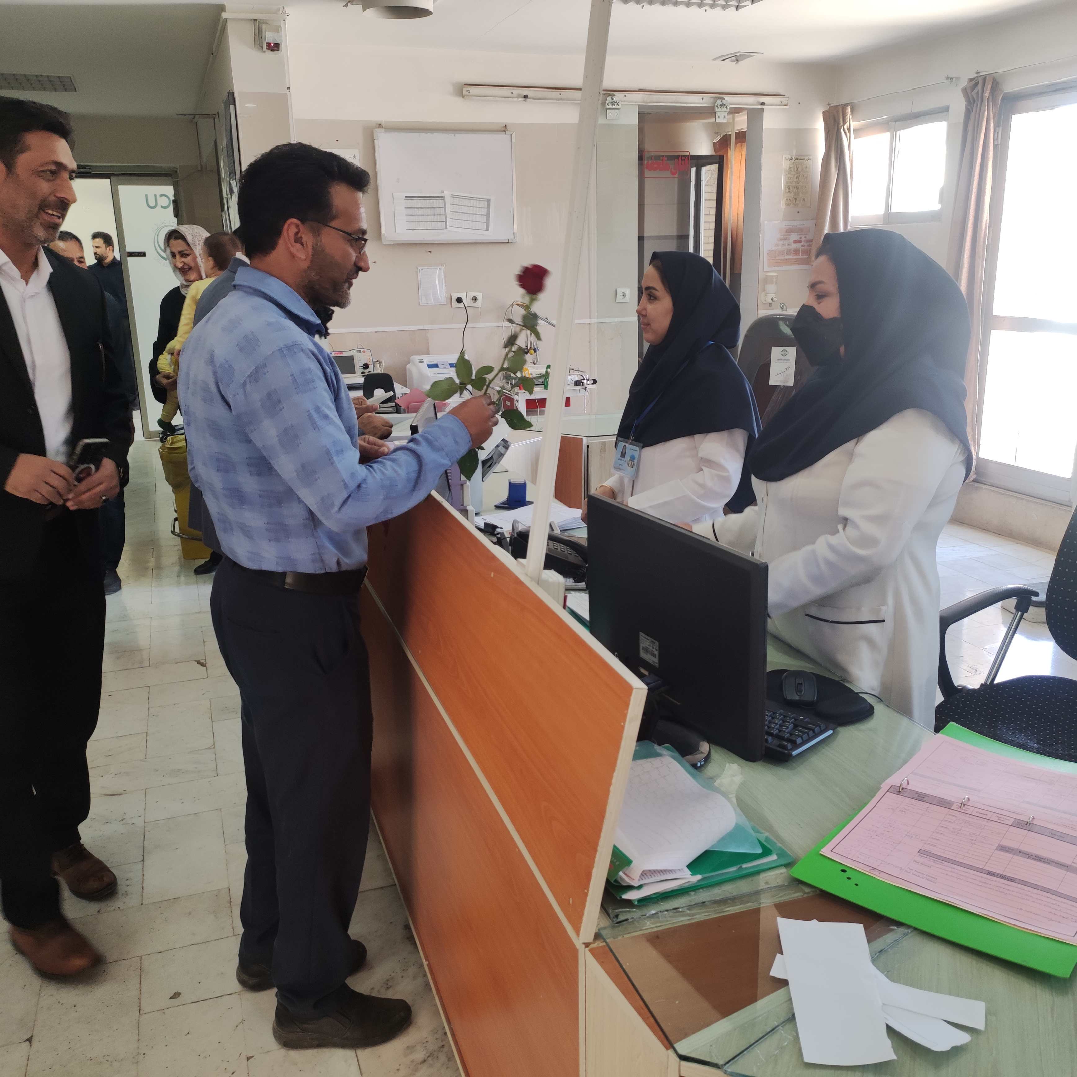 تقدیر جامعه ورزشی پاسارگاد از پرستاران بیمارستان امام جعفر صادق(ع)